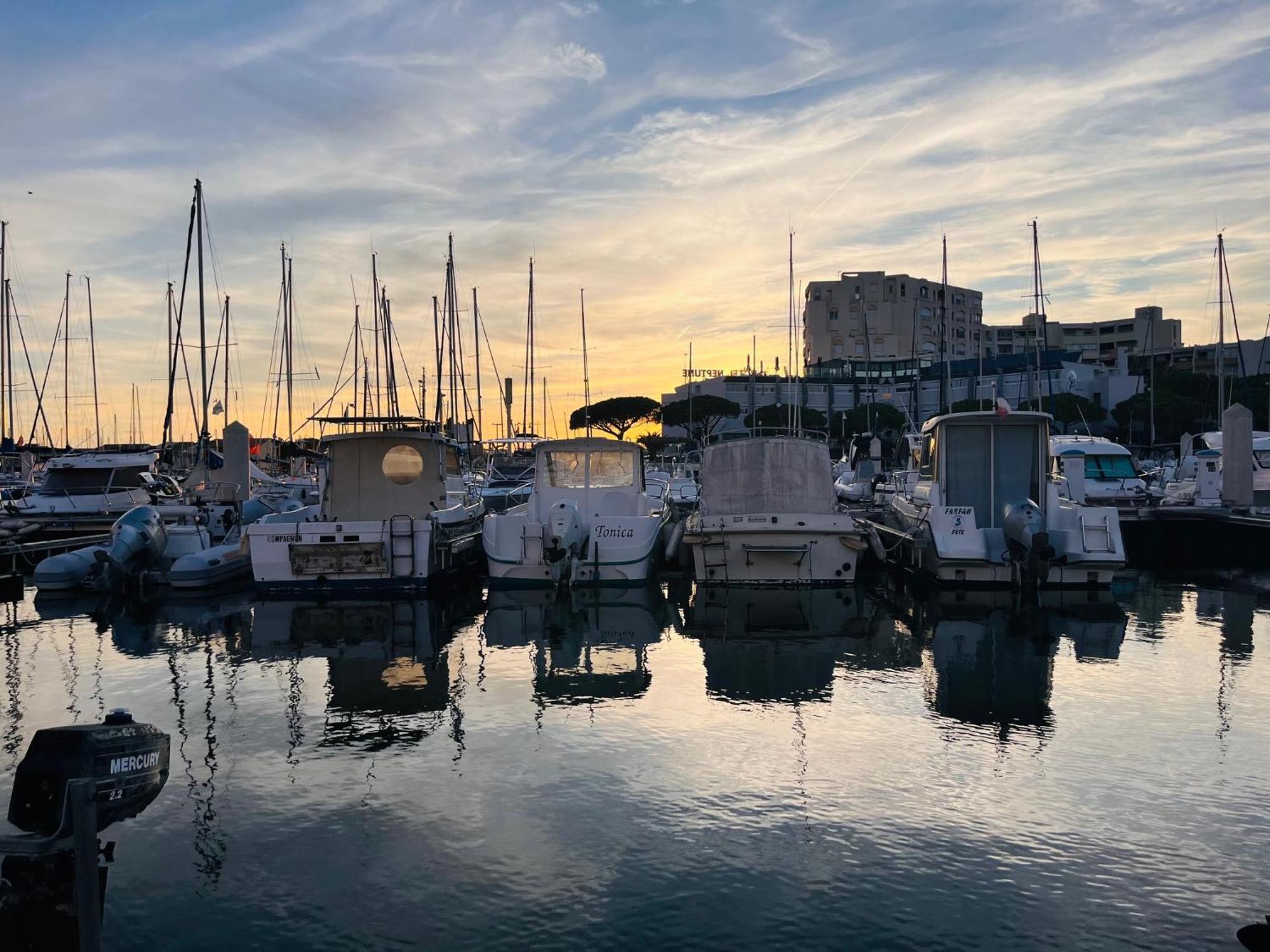 Joli Studio Vue Mer Et Port Могио Экстерьер фото